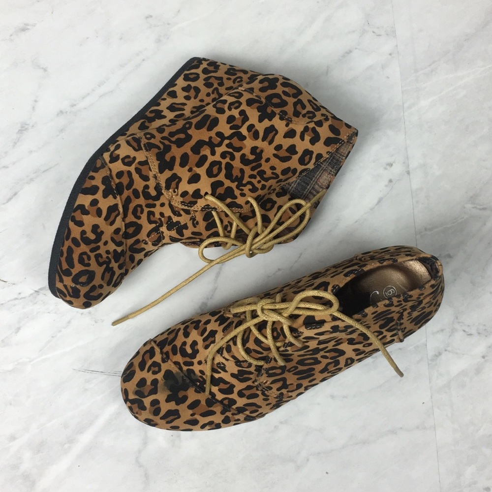Leopard Wedge Booties Size 6 (Patricia-01)